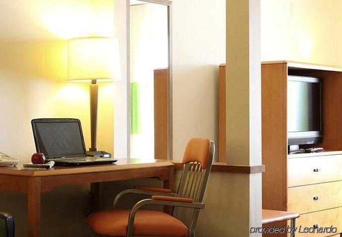Fairfield Inn And Suites By Marriott Chicago St. Charles Saint Charles Room photo