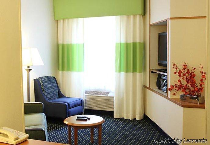 Fairfield Inn And Suites By Marriott Chicago St. Charles Saint Charles Room photo