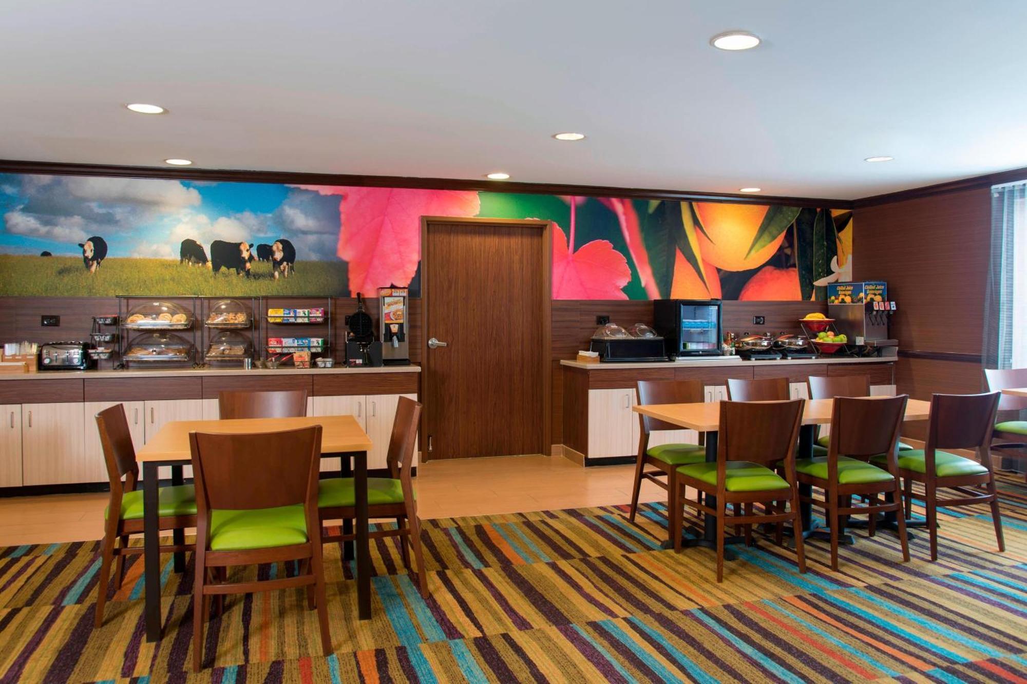 Fairfield Inn And Suites By Marriott Chicago St. Charles Saint Charles Exterior photo