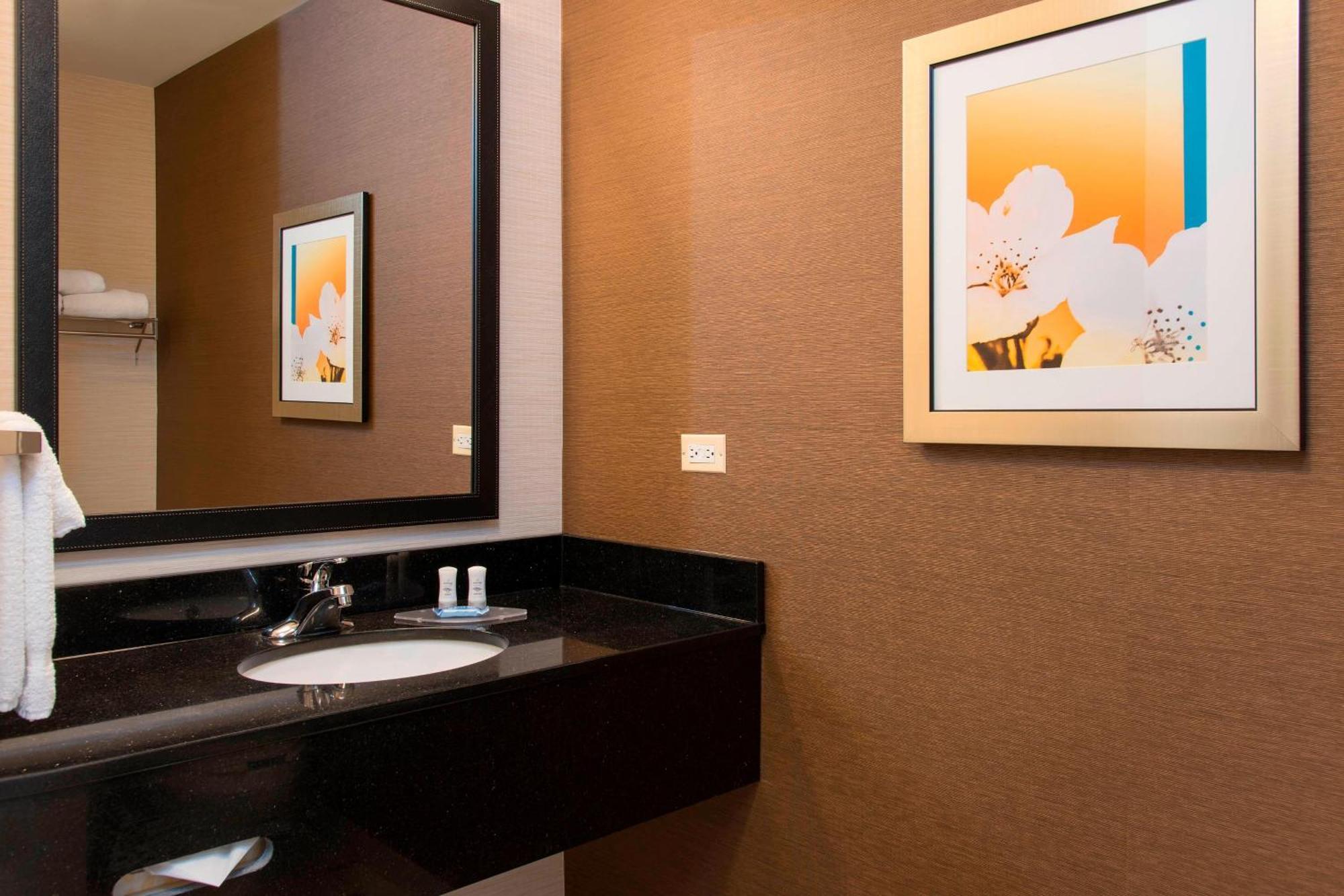 Fairfield Inn And Suites By Marriott Chicago St. Charles Saint Charles Exterior photo