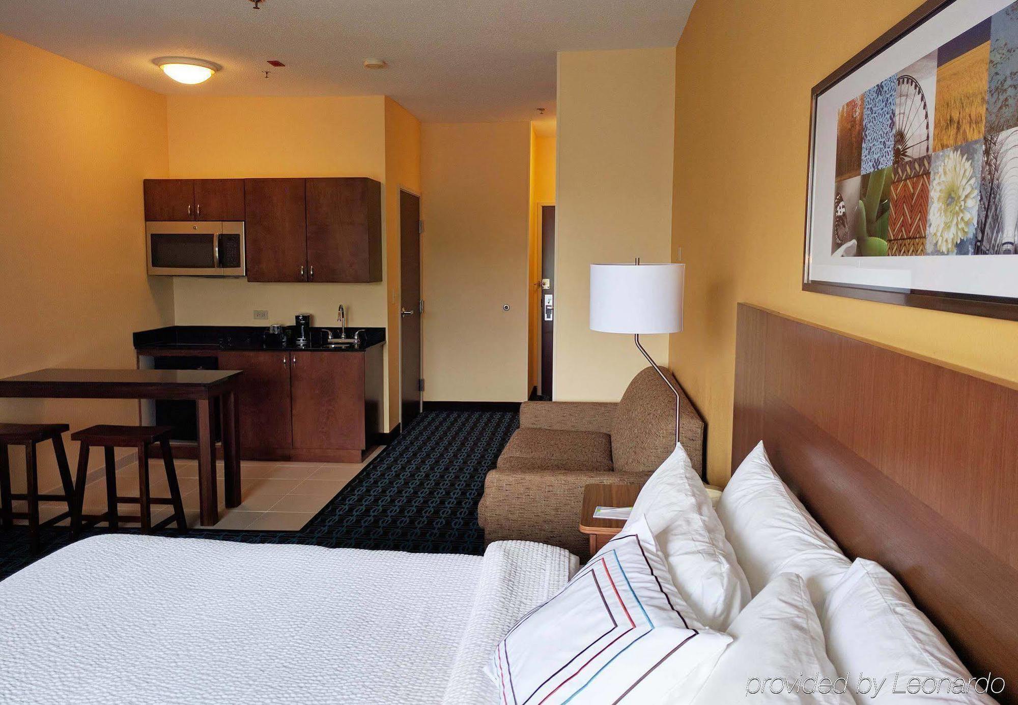 Fairfield Inn And Suites By Marriott Chicago St. Charles Saint Charles Exterior photo